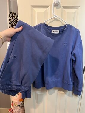 Champion Lavender V-Neck Pullover